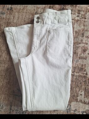 Maurices White Wide Leg Jeans. Super Cute. Like New. Sz 8 Short.